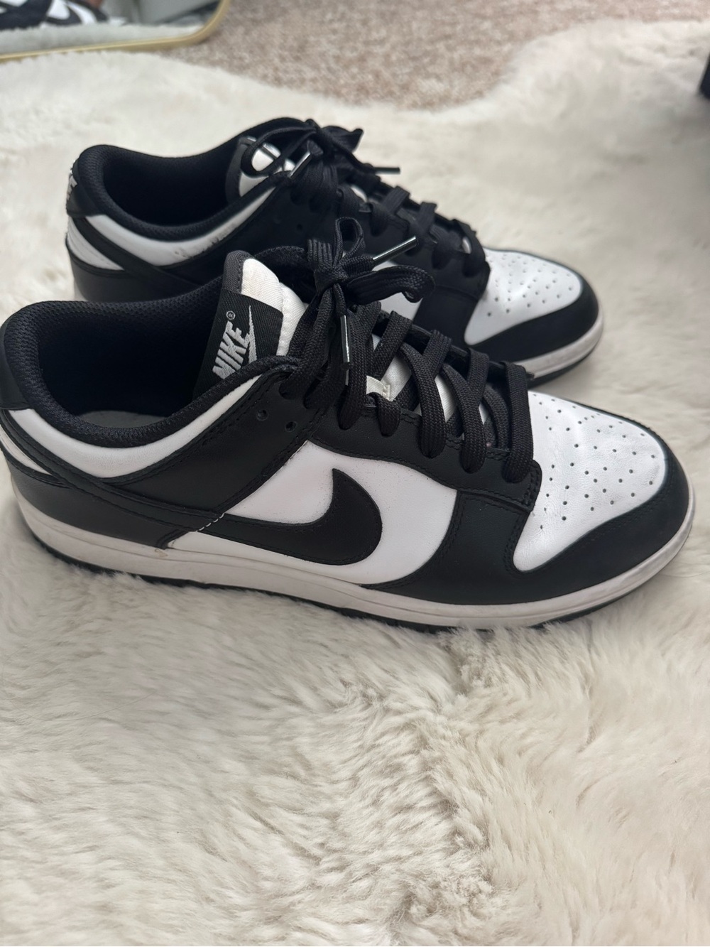 Nike Low-Top Black and White Leather Sneakers - Picture 4 of 5